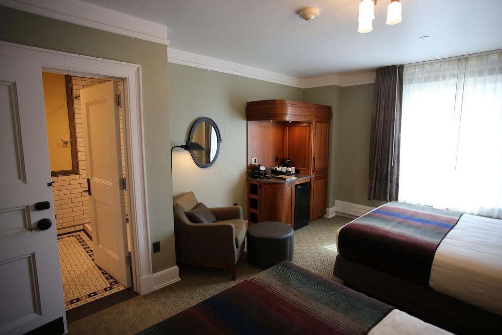 Mammoth Hot Springs & Cabins - Inside the Park photo 23