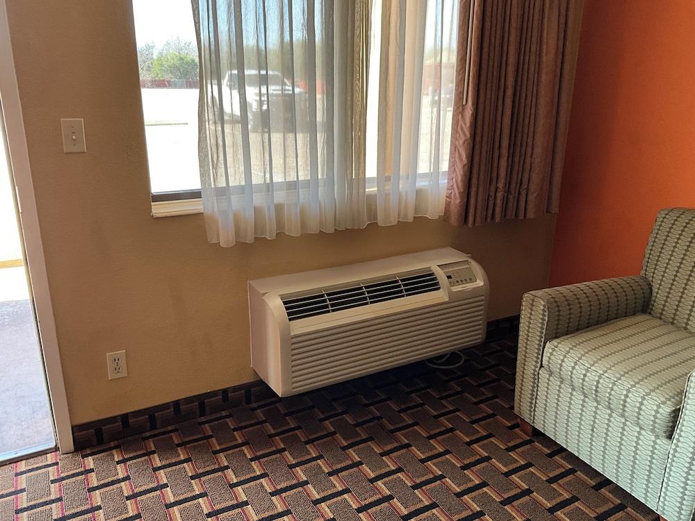 Executive inn & Suites photo 38