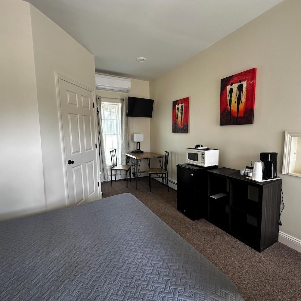 The Whitetail and Suites photo 26