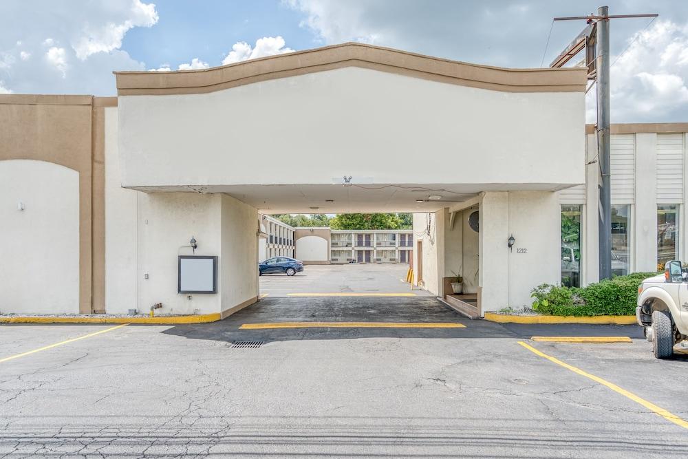 OYO Hotel Alexandria LA - Hwy 165 photo 10
