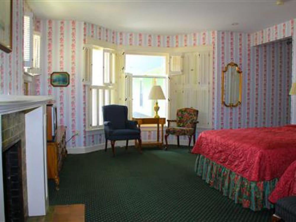 Inn on Mackinac photo 77