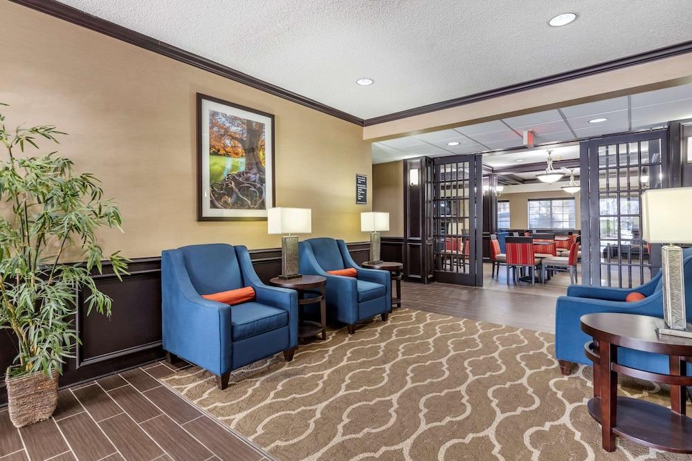 Comfort Inn & Suites Texas Hill Country photo 2
