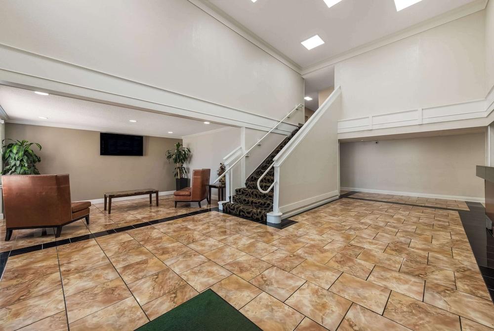 Quality Inn Saint Louis Airport photo 3