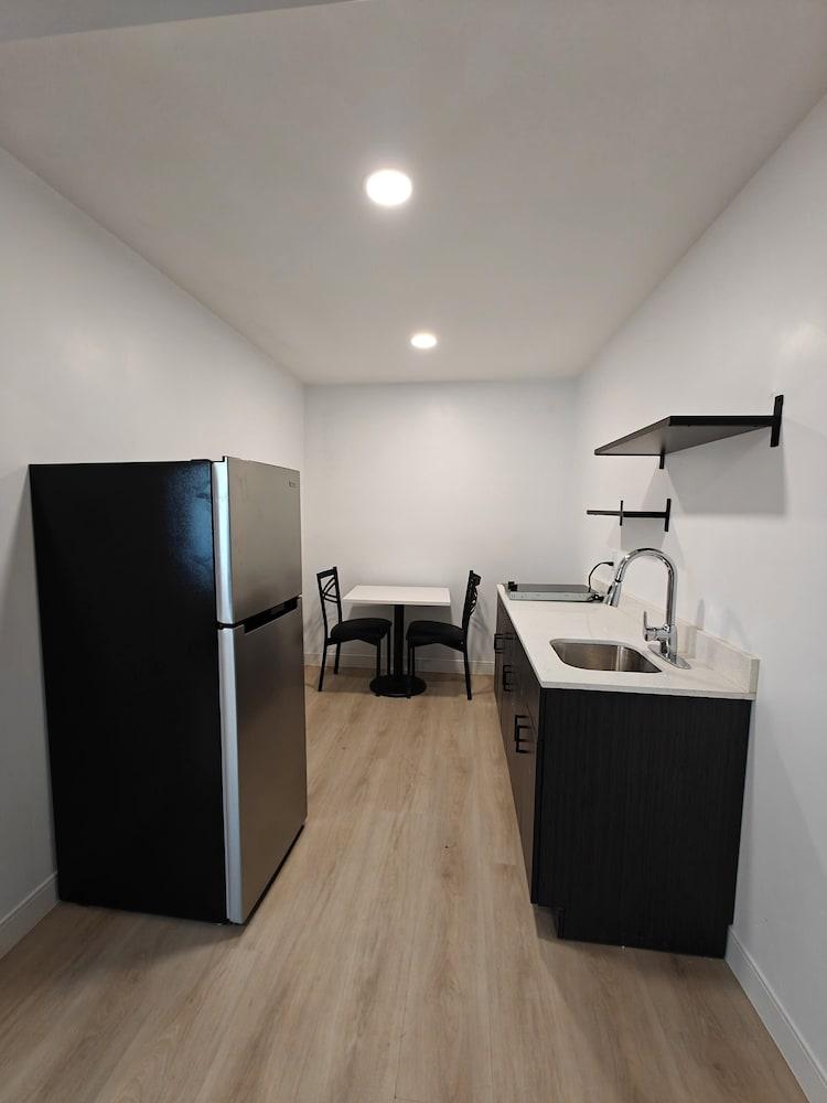 Casa Blanca Inn and Suites photo 2