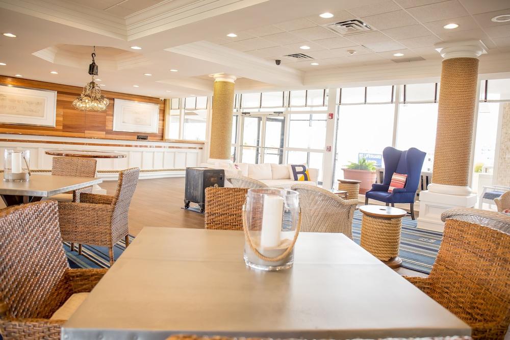 Port Royal Oceanfront Hotel photo 5