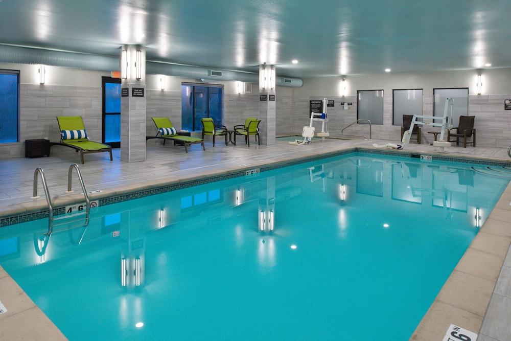 Hampton Inn LaPorte IN photo 17