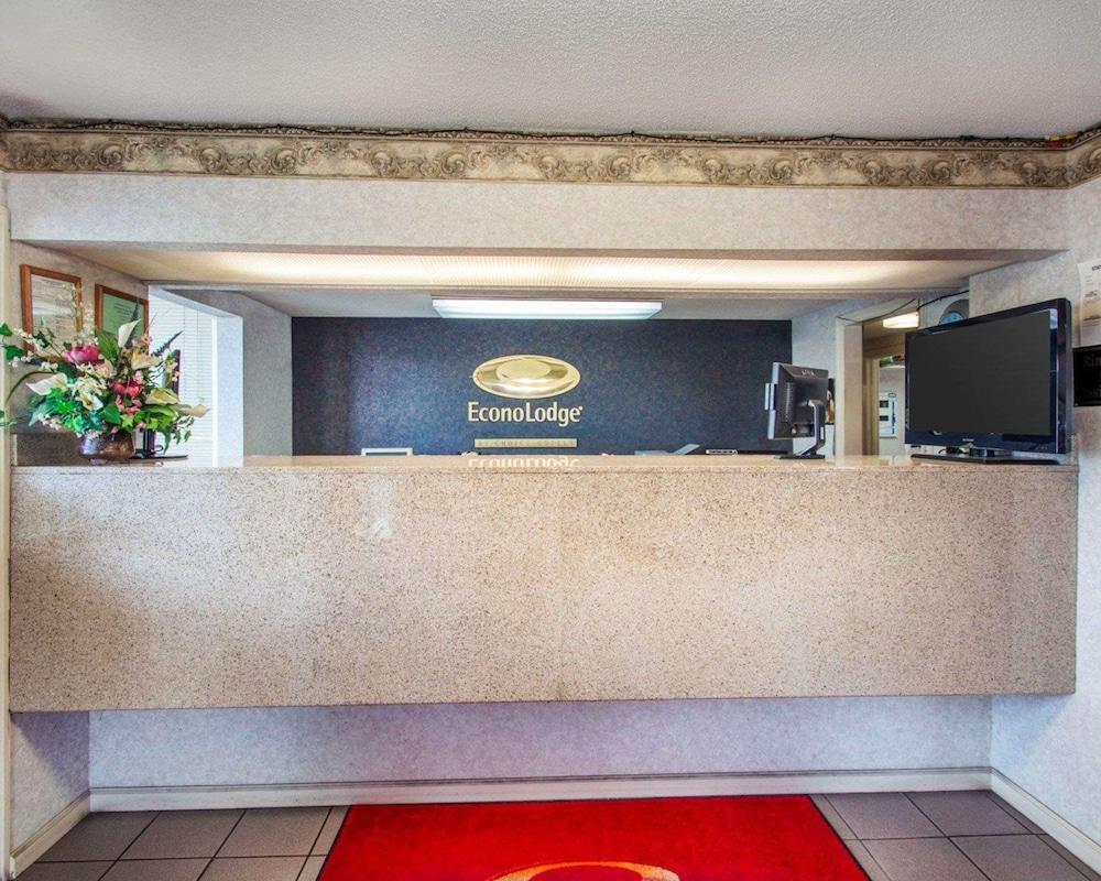 Econo Lodge Troy photo 2