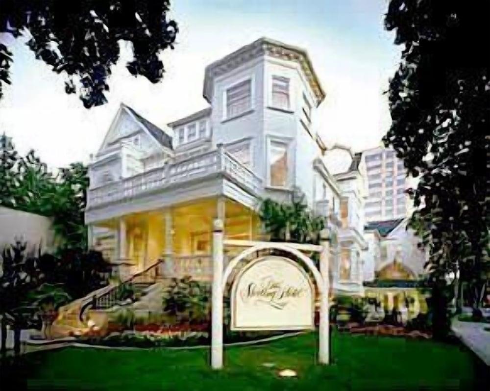 The Sterling Hotel photo 42