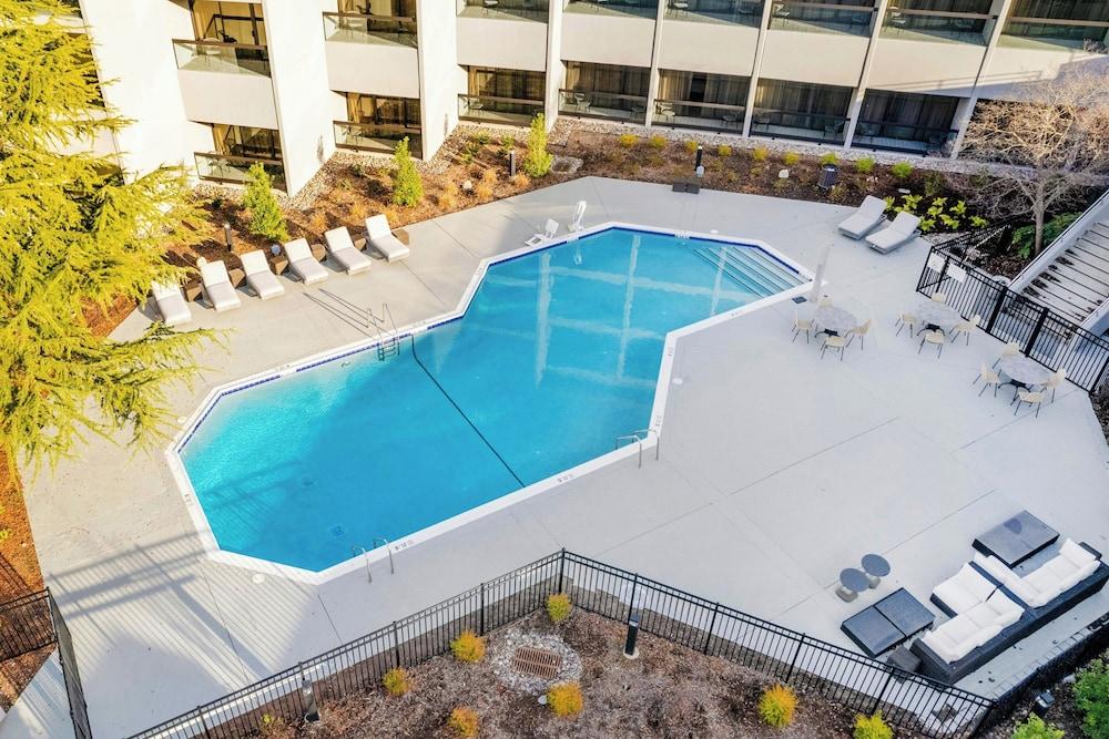 Sheraton Chapel Hill Hotel photo 2