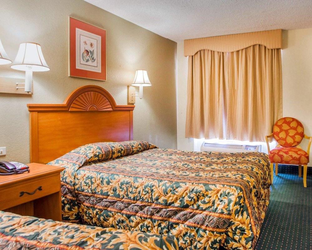 Rodeway Inn Mount Laurel Hwy 73 photo 11