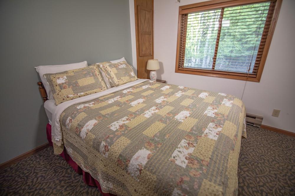 Ridges Inn & Suites photo 100