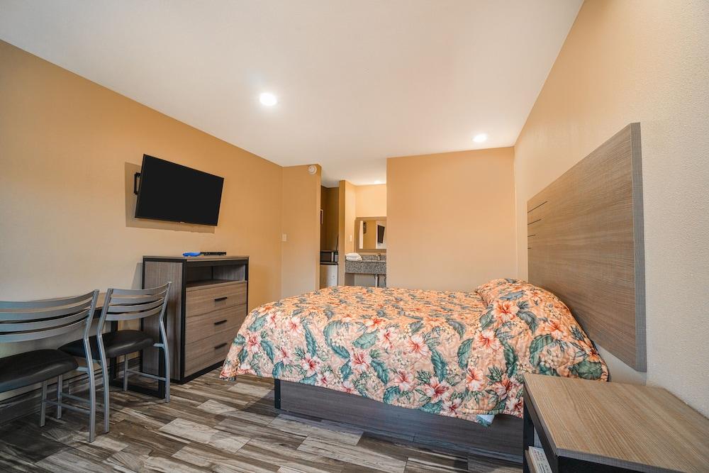 Days Inn by Wyndham Aransas Pass photo 39
