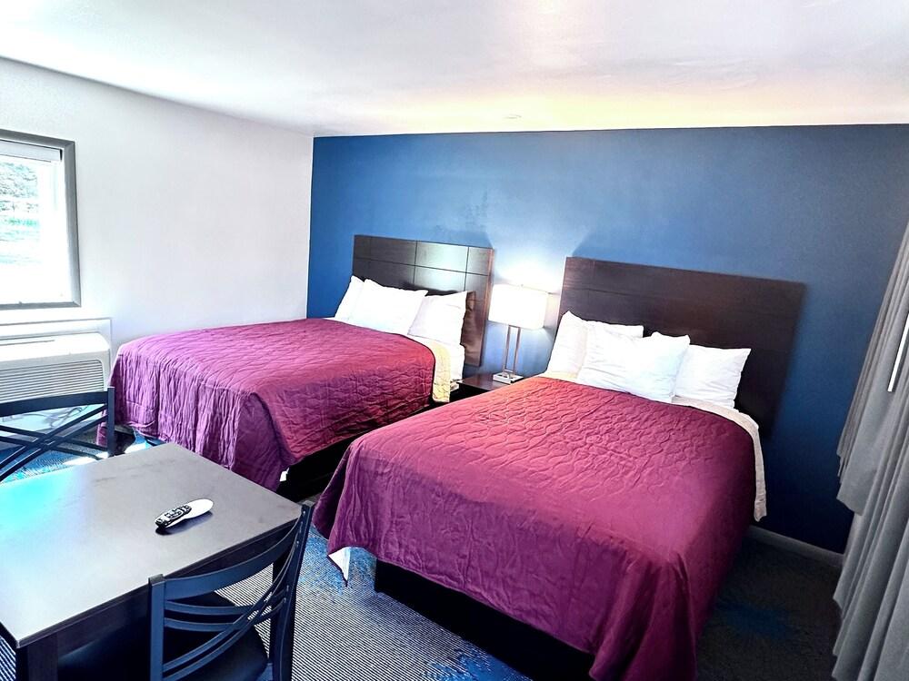 Budget Host Inn Manistique photo 15
