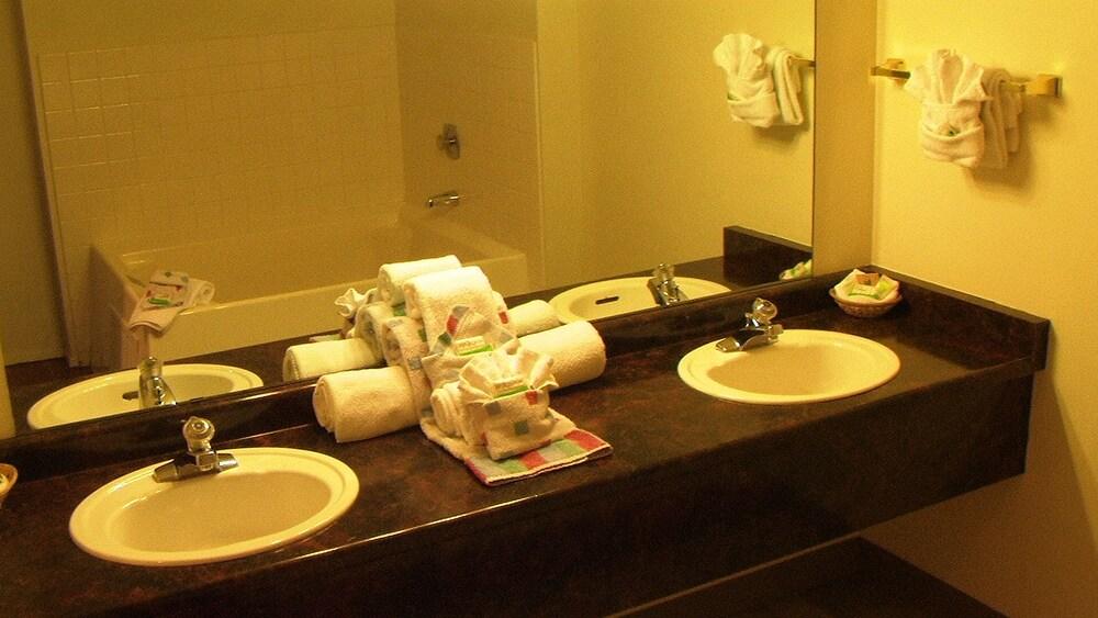 Wilderness Inn photo 23