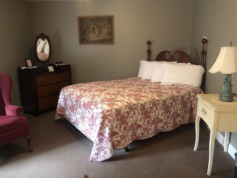 Talbott Inn photo 55