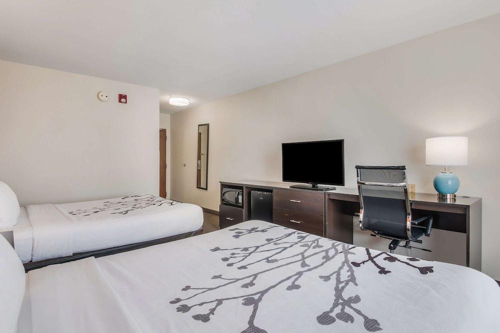 Sleep Inn & Suites Ronks - Lancaster Area photo 29