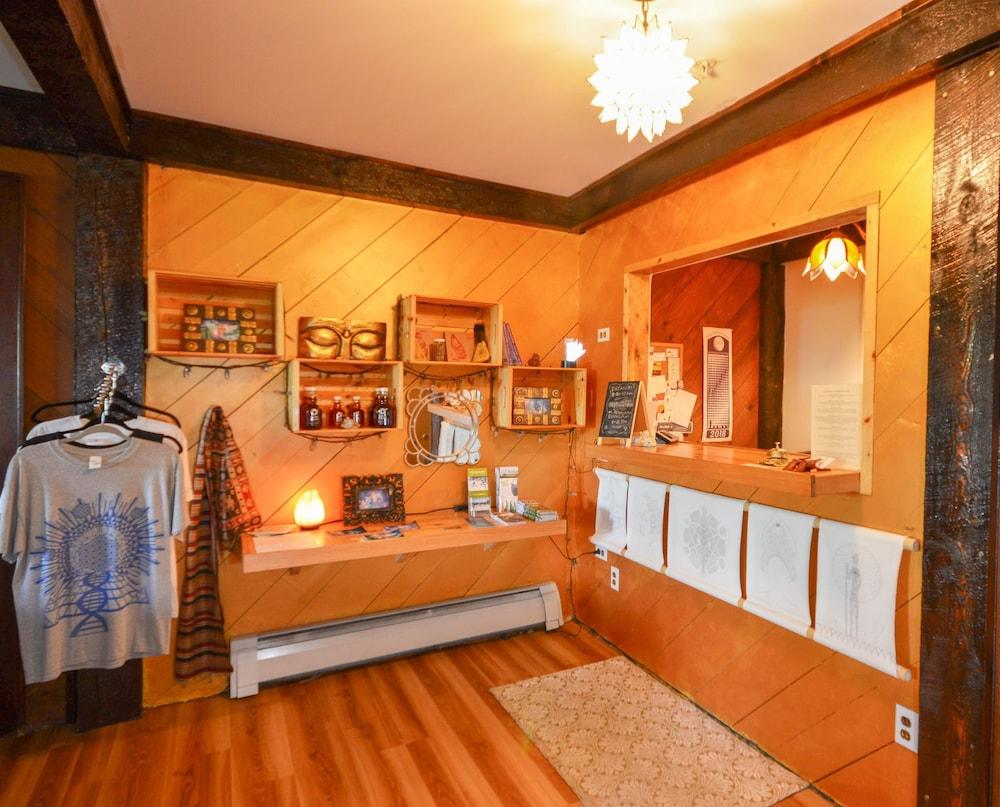 Lotus Mountain Retreat photo 7