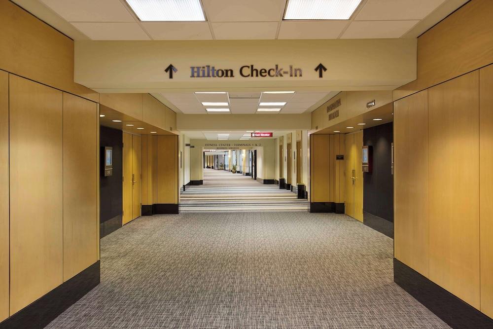 Hilton Chicago O'Hare Airport photo 40