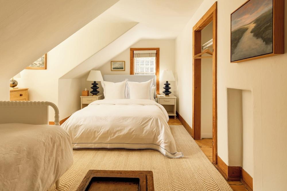 Sawyer House photo 14