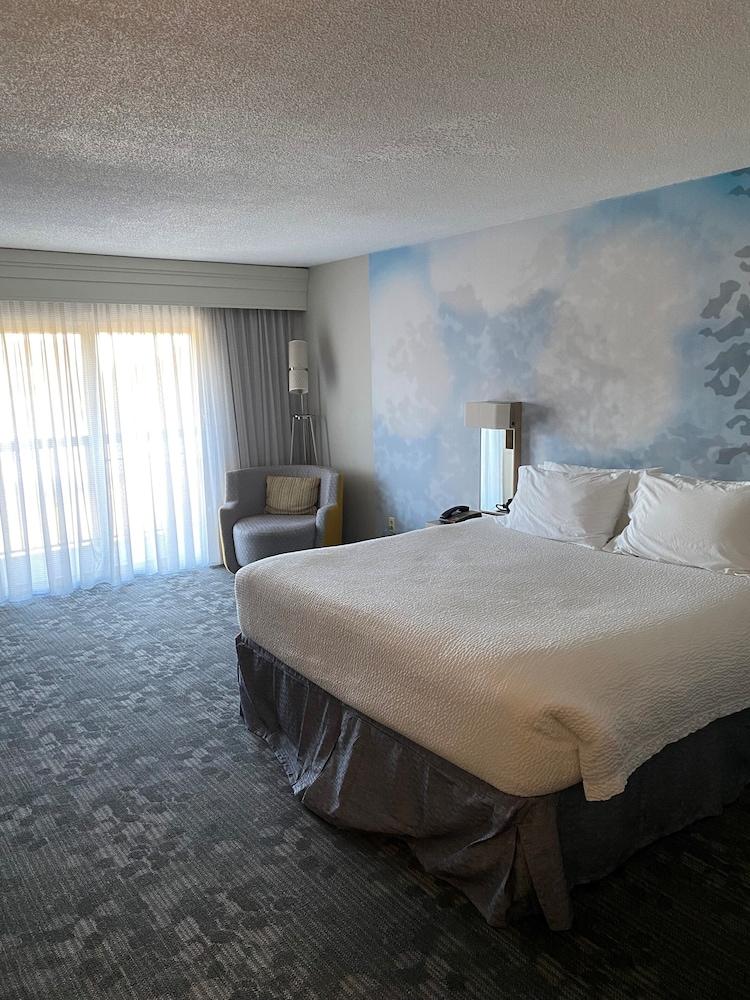 Courtyard by Marriott Raynham photo 18