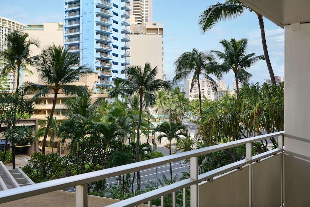 Ilikai Hotel & Luxury Suites photo 48