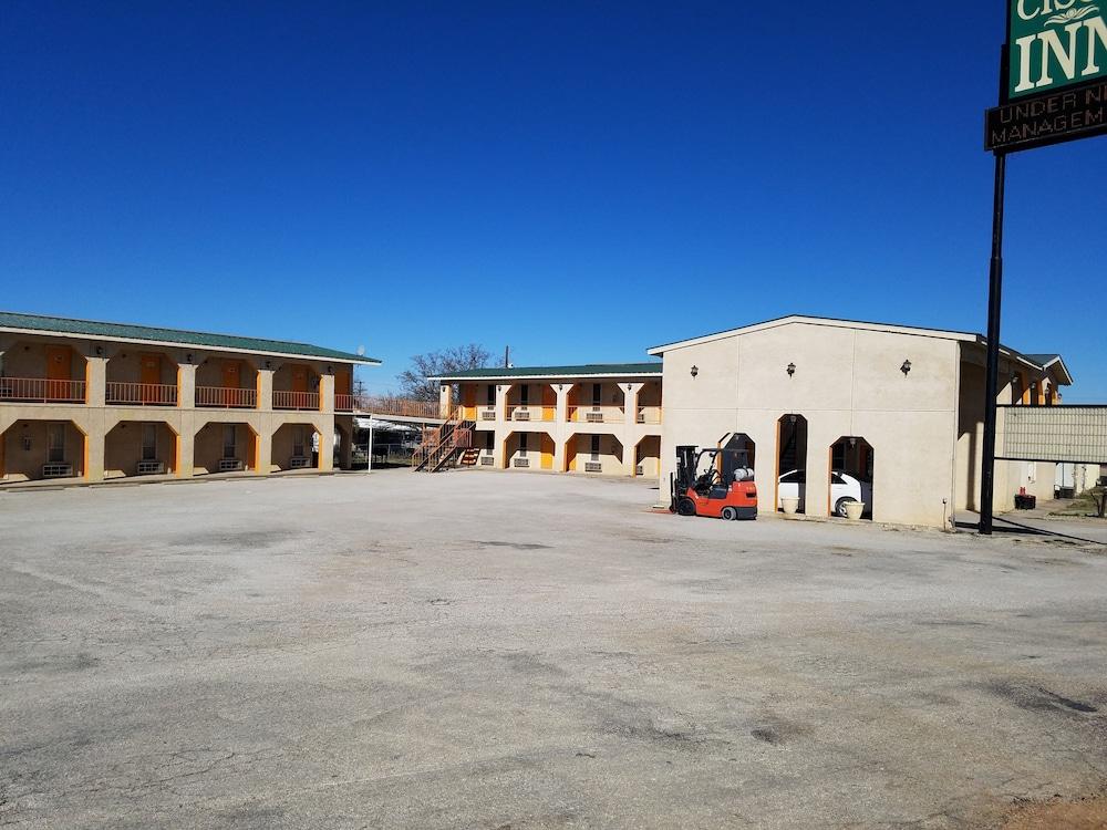 Cisco inn photo 2
