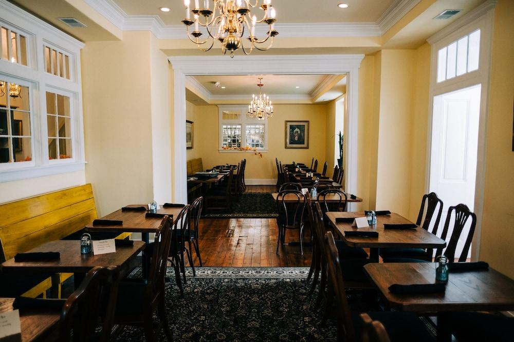 Stottsville Inn photo 32