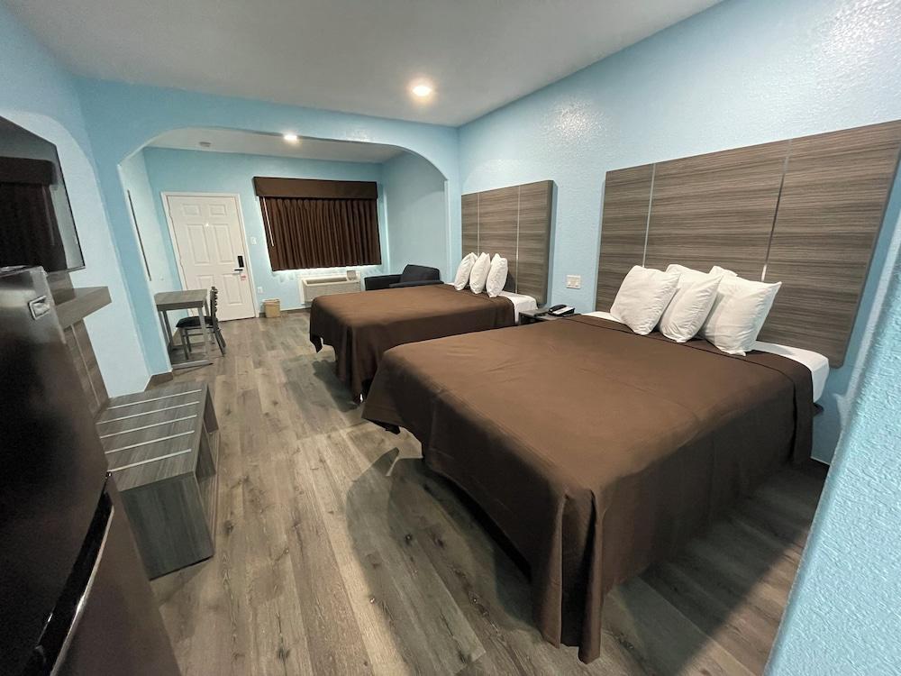Super Stay Inn Humble IAH East photo 11