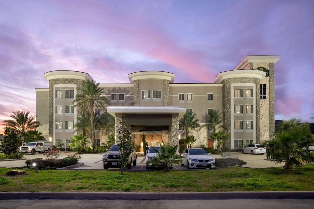 La Quinta by Wyndham Houston Willowbrook Vintage Park photo 1