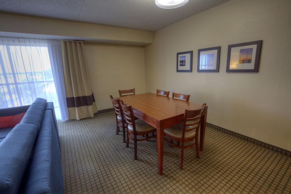 Comfort Inn & Suites Rochelle - DeKalb photo 62