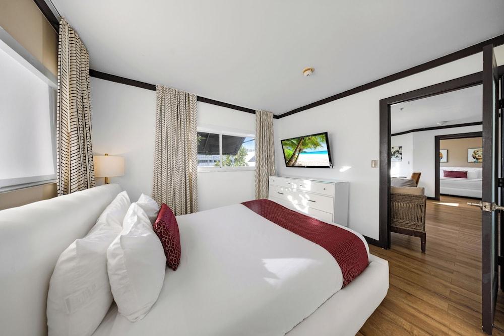 The Shoreline Suites photo 13