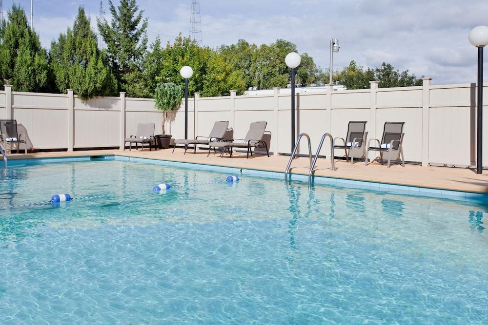 Holiday Inn Manhattan at the Campus by IHG photo 18