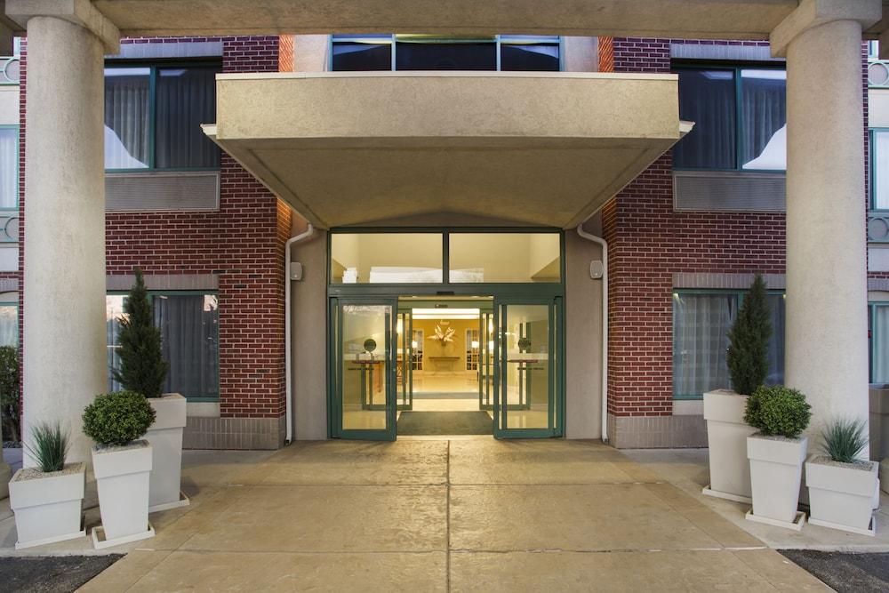 Kalamazoo Hotel and Suites photo 24