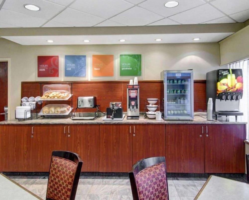 Spark by Hilton Woburn Boston photo 27