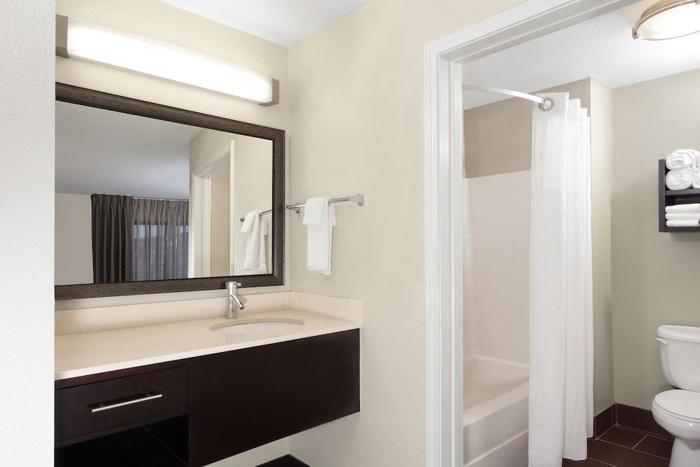 Staybridge Suites South Springfield by IHG photo 33