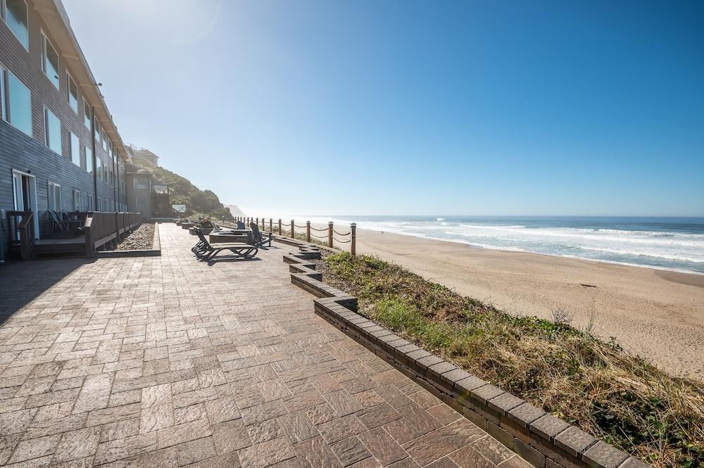 Sailor Jack's Oceanfront Inn photo 25