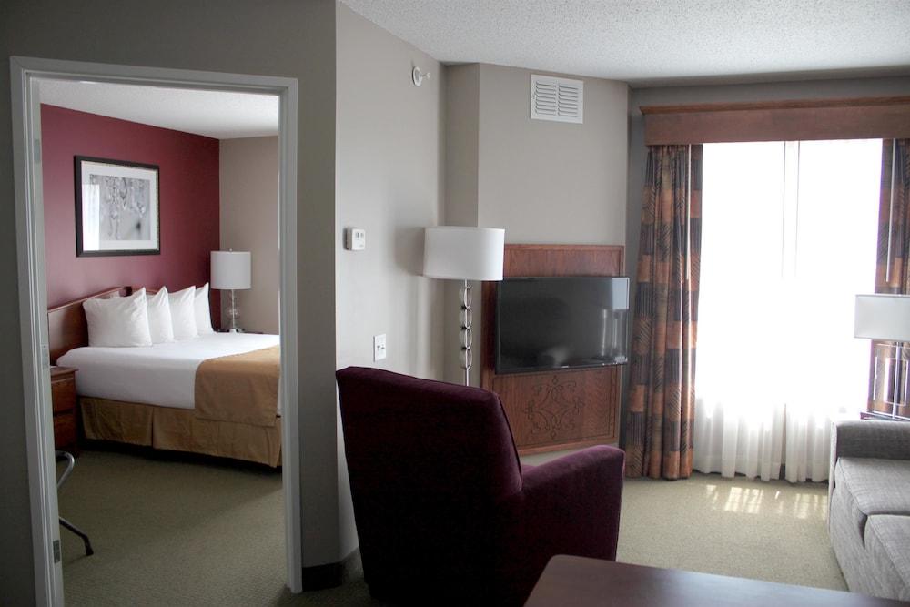GrandStay Hotel & Suites photo 9