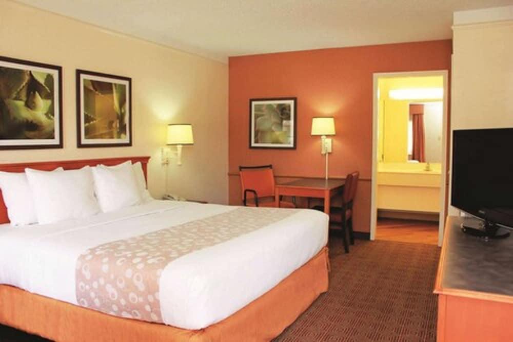 Econo Lodge photo 6