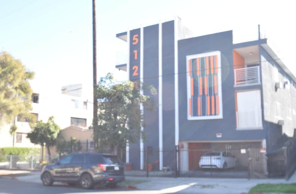 Boutique Hollywood photo 9