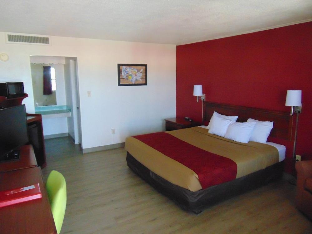 Econo Lodge Williamsport photo 20