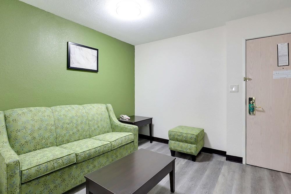Quality Suites Albuquerque Airport photo 23