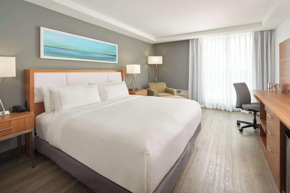 DoubleTree by Hilton Miami North I-95 photo 6