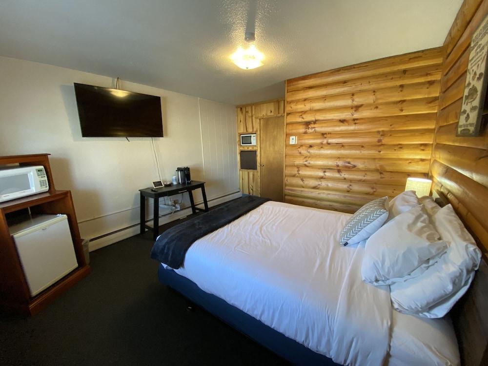 Columbia Point Resort photo 55