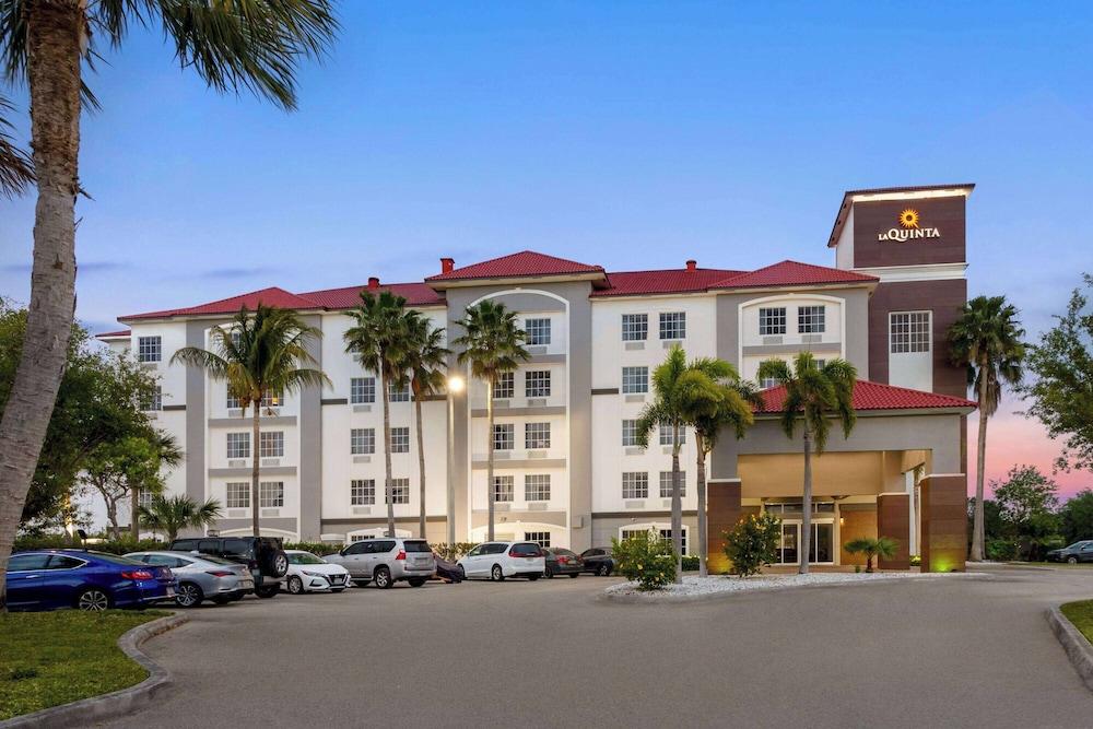 La Quinta Inn & Suites by Wyndham Ft. Pierce photo 29