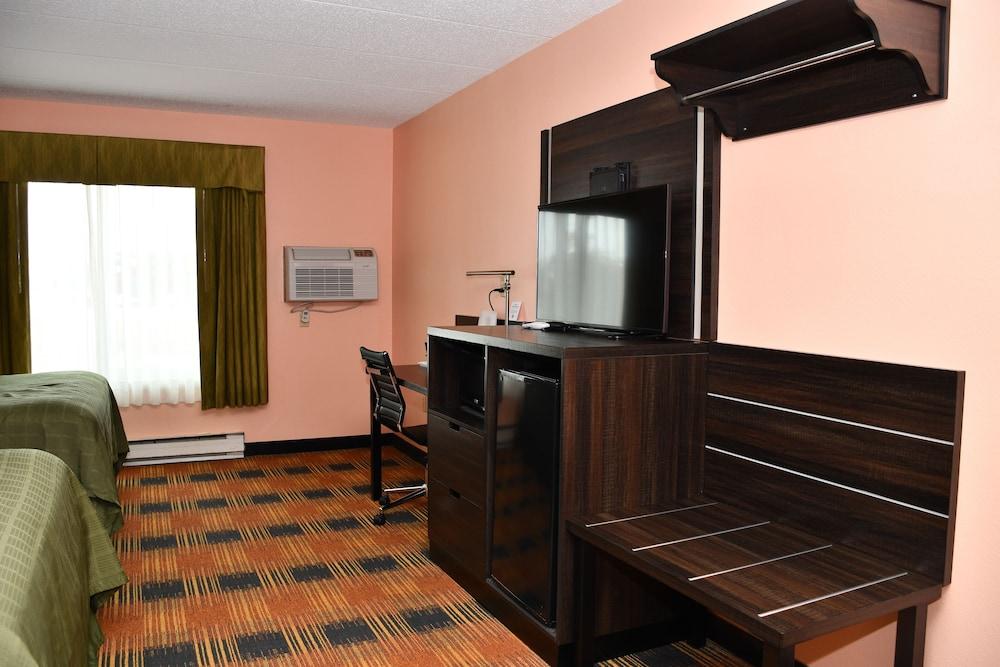 Regency Inn & Suites photo 19