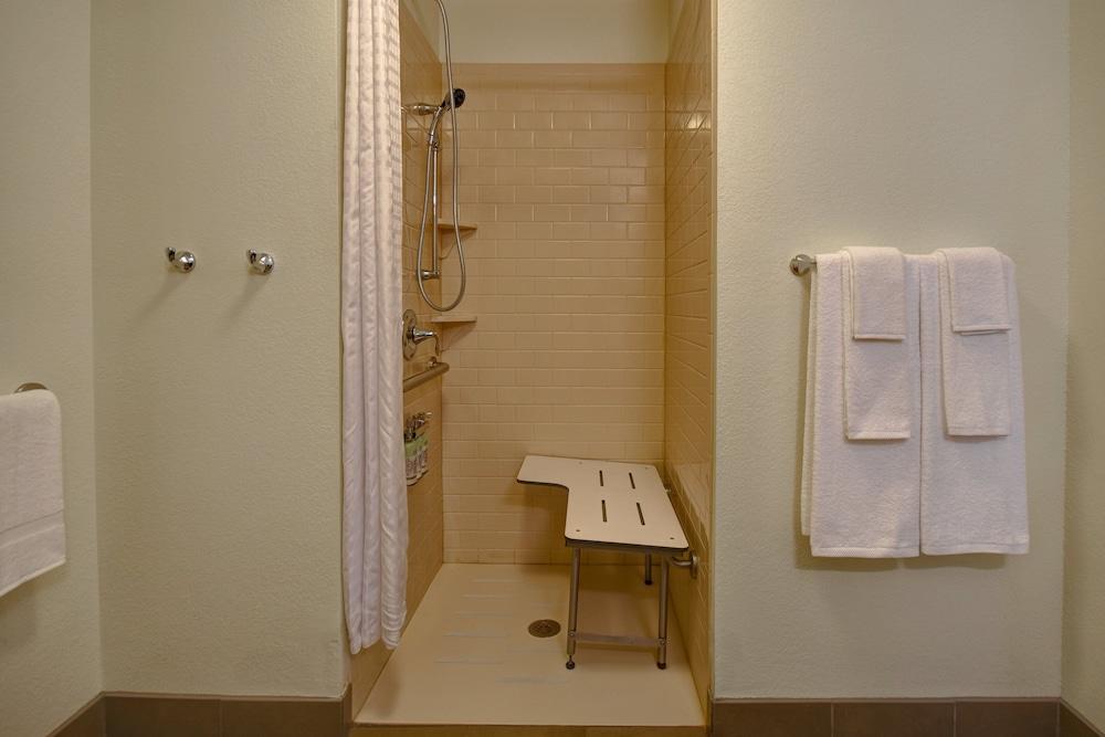Candlewood Suites St. Clairsville by IHG photo 39