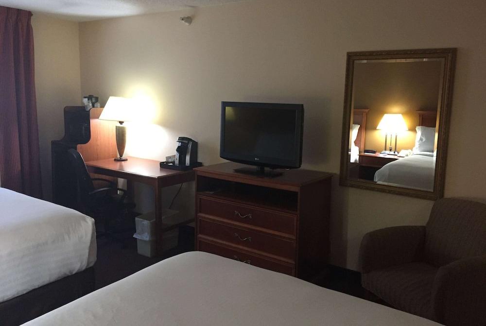 Baymont by Wyndham Portage Indiana Dunes photo 14