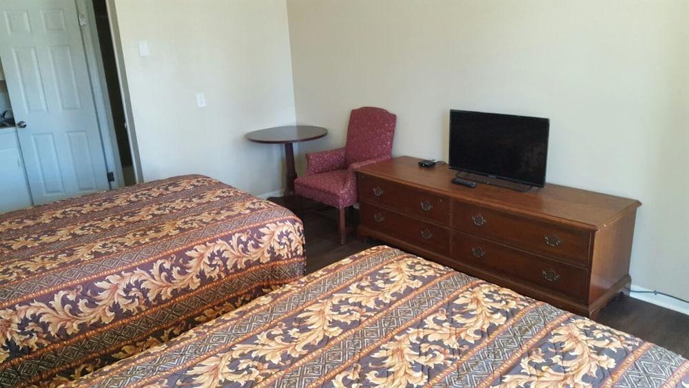 Park n Stay Inn photo 14