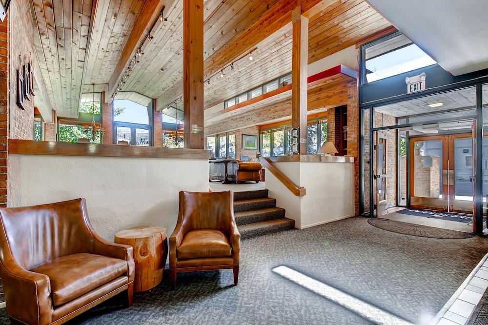 Mountain Chalet Snowmass photo 2
