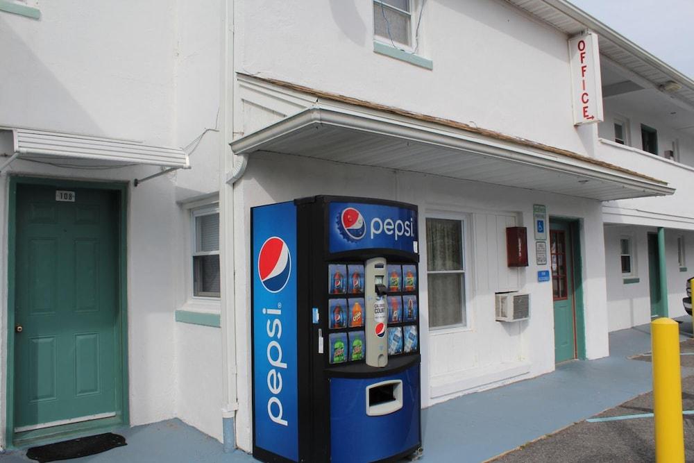 Budget Inn Motel Suites photo 6